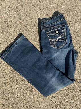 WallFlower Luscious Curvy Bootcut Mid-Rise Jeans Size 17